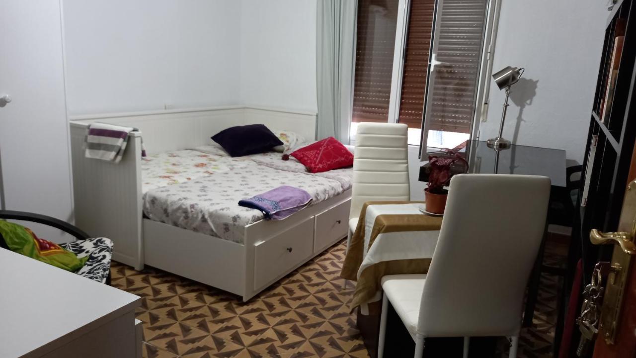 Las Golondrinas Habitacion En Piso Centrico Para Una O Dos Personas Zaragoza Exteriör bild