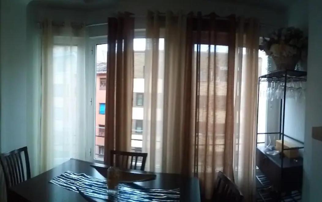 Las Golondrinas Habitacion En Piso Centrico Para Una O Dos Personas Zaragoza Exteriör bild
